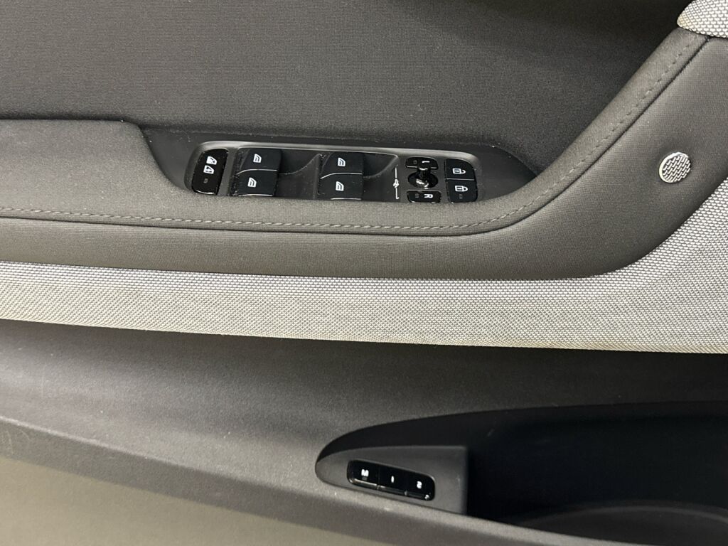 Polestar 2 2021 met.sininen