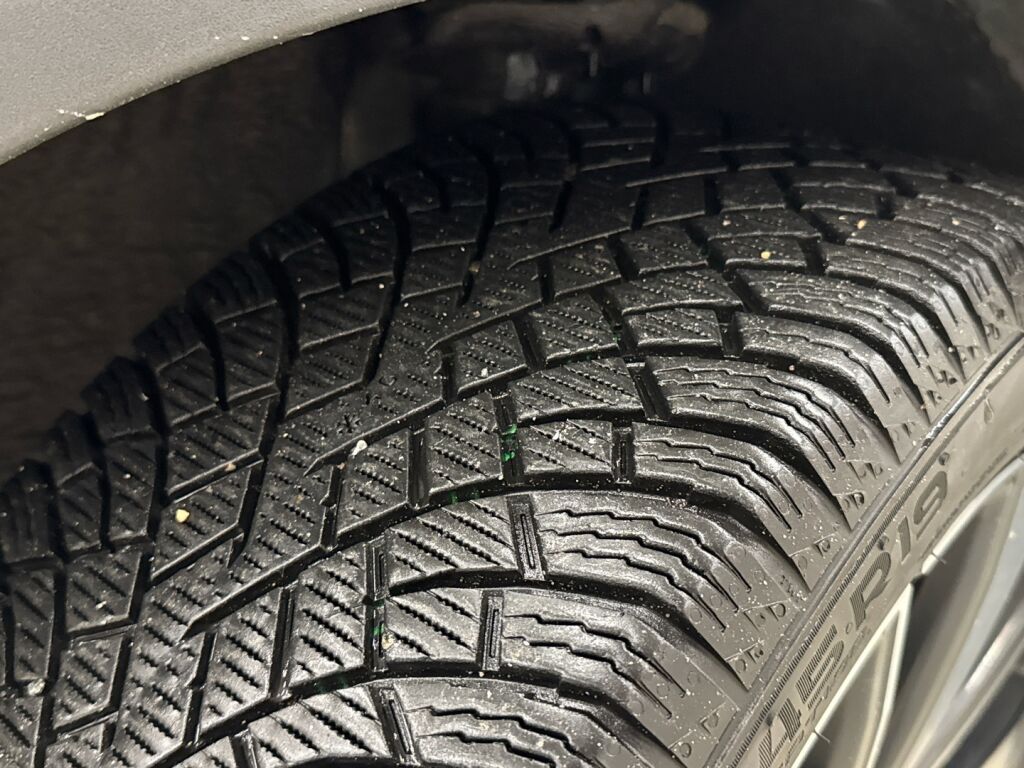 Polestar 2 2021 met.sininen