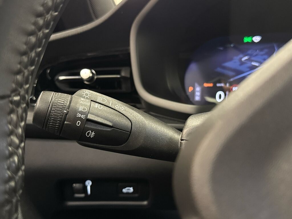 Polestar 2 2021 met.sininen