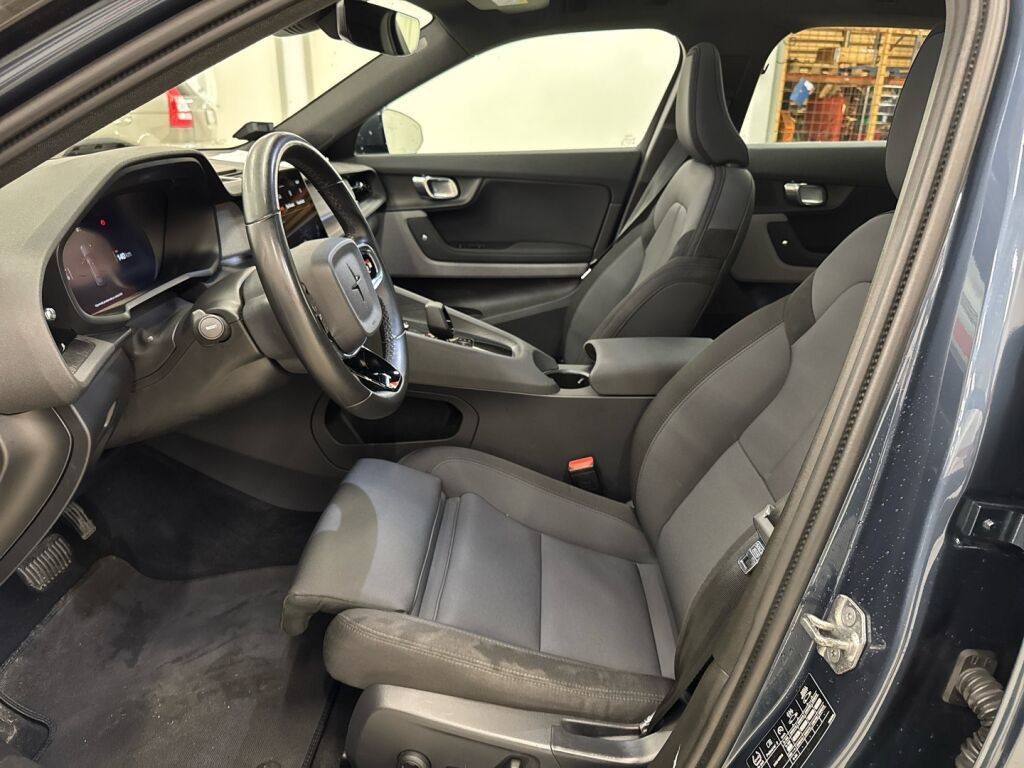 Polestar 2 2021 met.sininen