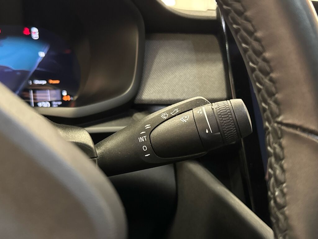 Polestar 2 2021 met.sininen