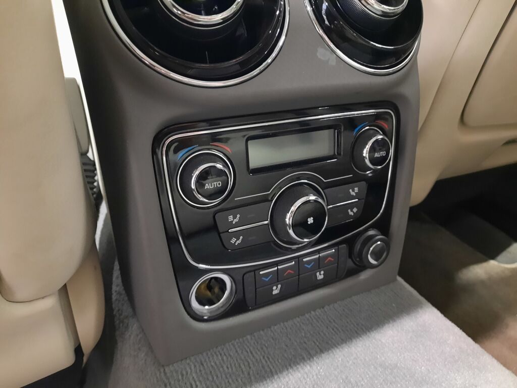 Jaguar XJ 2017 Harmaa