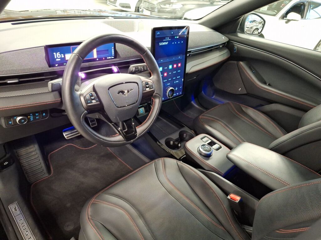 Ford Mustang Mach-E 2022 Musta