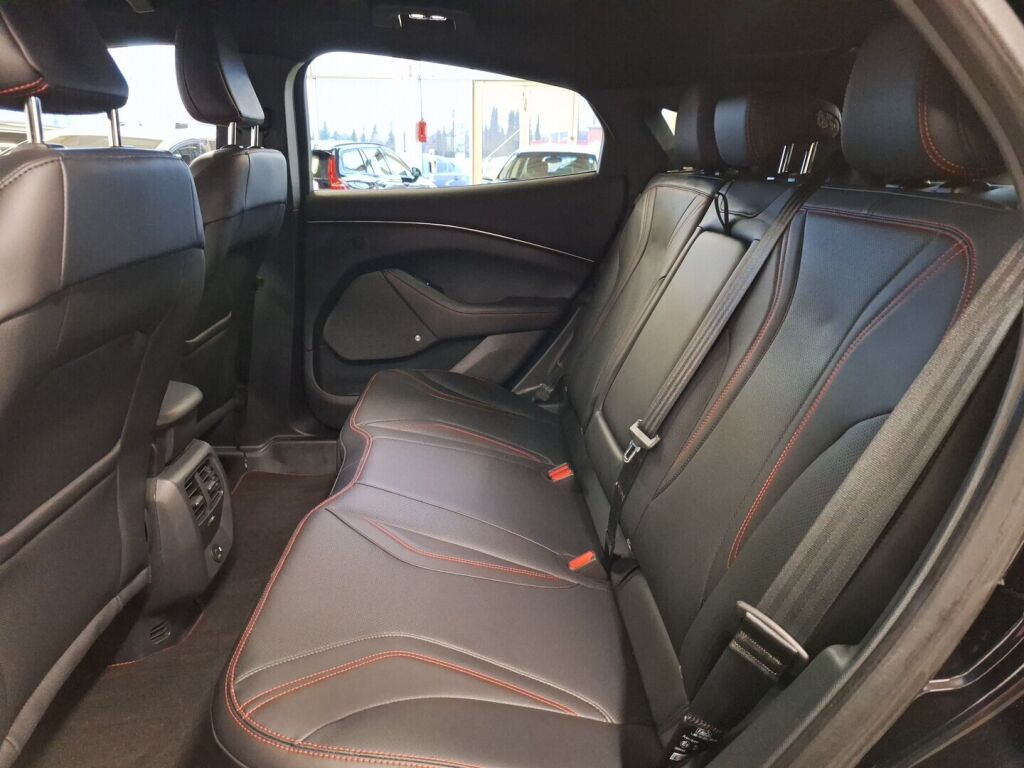 Ford Mustang Mach-E 2022 Musta