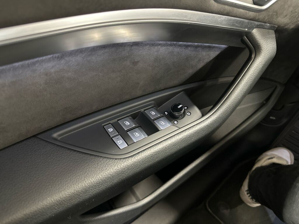 Audi e-tron 2020 Harmaa