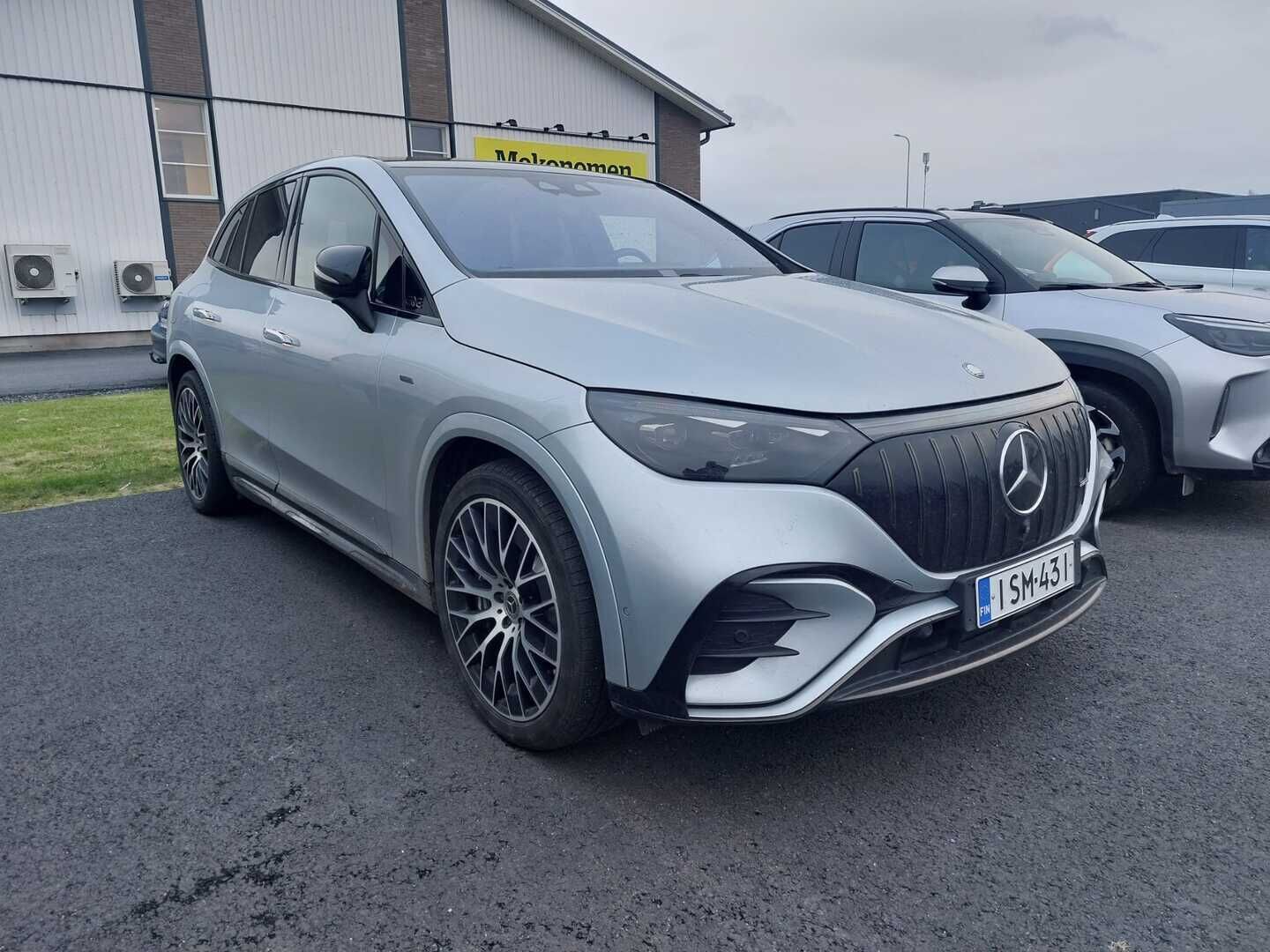 Mercedes-Benz EQE SUV