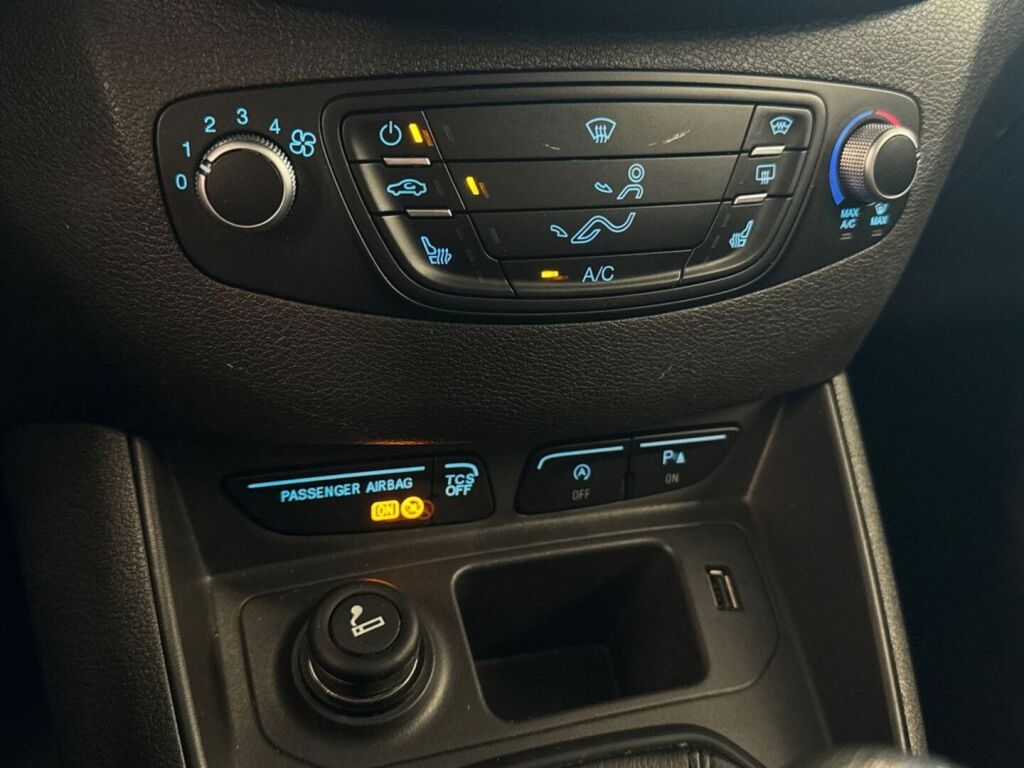 Ford Tourneo Courier 2020 Valkoinen