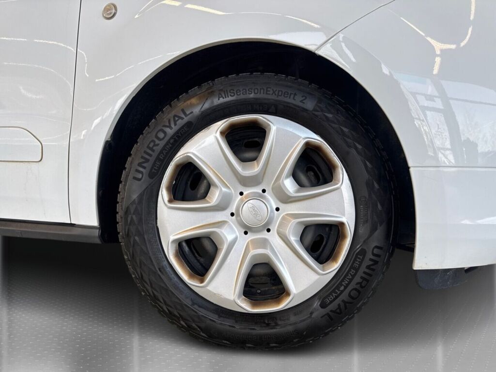 Ford Tourneo Courier 2020 Valkoinen