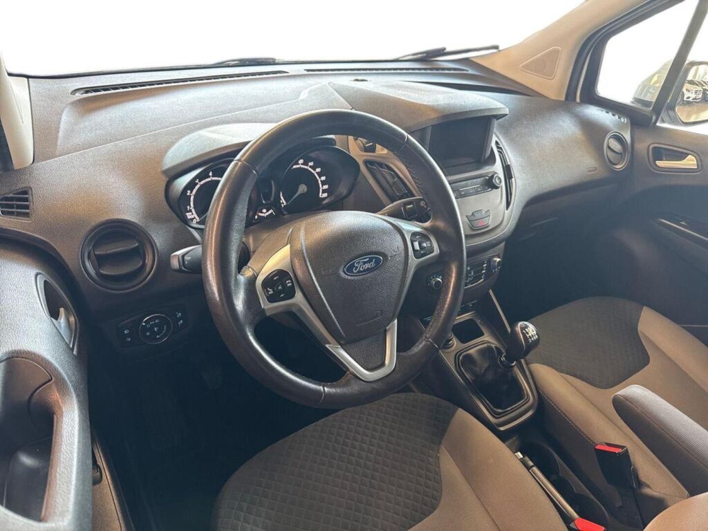 Ford Tourneo Courier 2020 Valkoinen