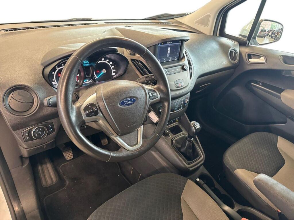 Ford Tourneo Courier 2020 Valkoinen