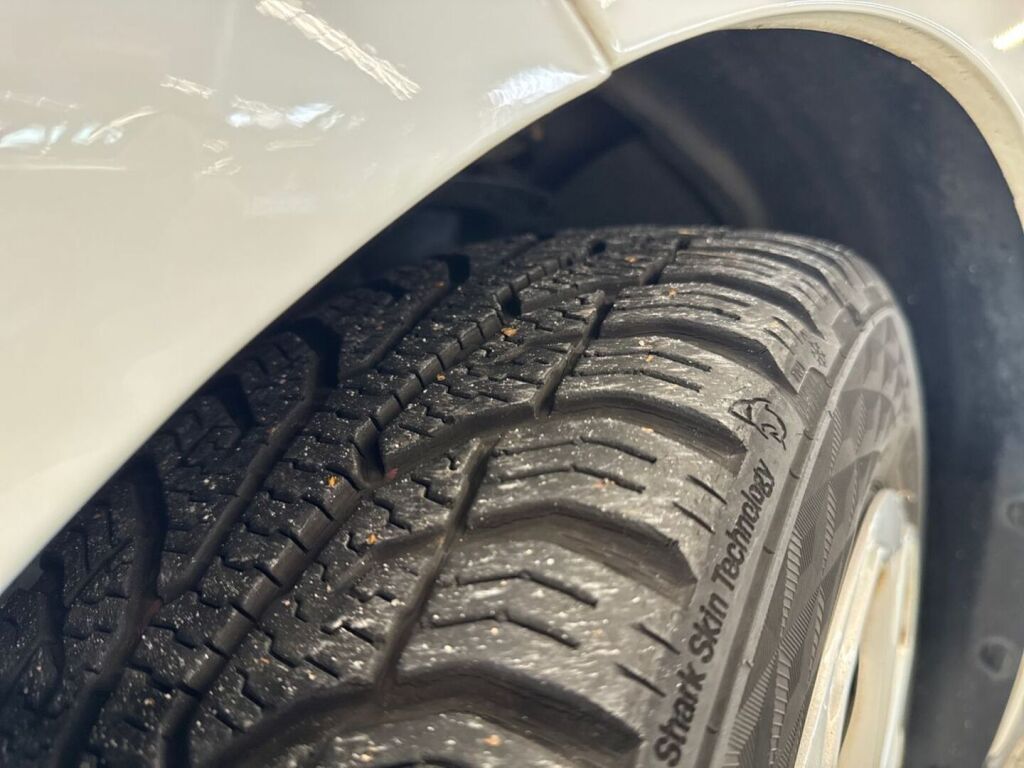 Ford Tourneo Courier 2020 Valkoinen