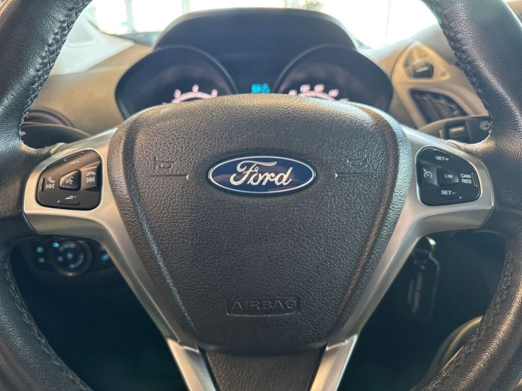 Ford Tourneo Courier 2020 Valkoinen