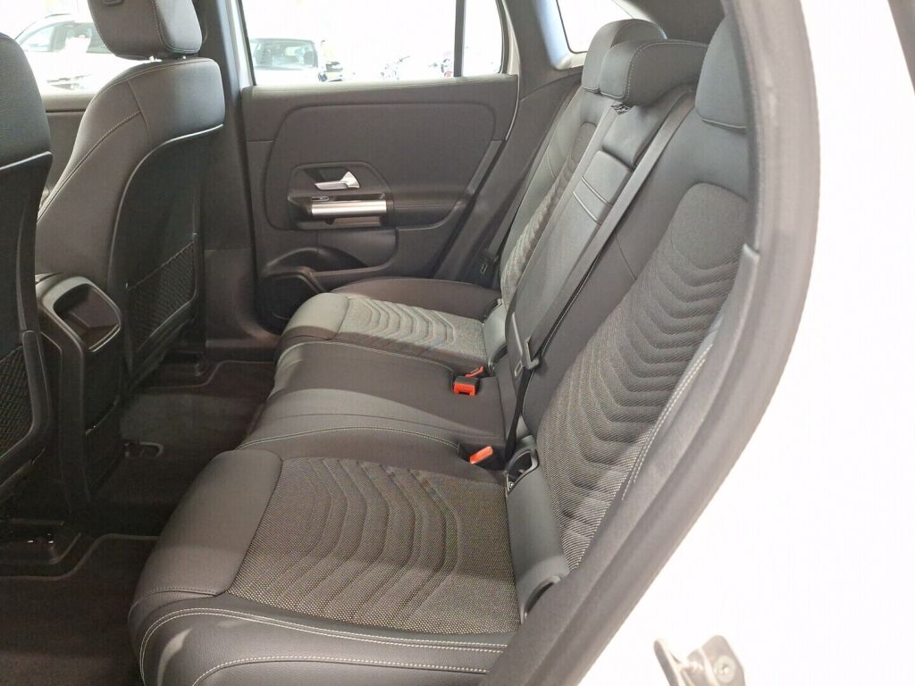 Mercedes-Benz EQA 2024 Valkoinen