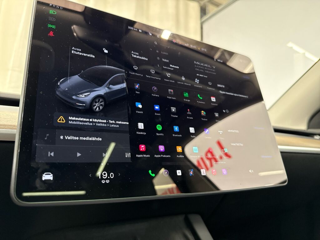 Tesla Model Y 2022 Harmaa