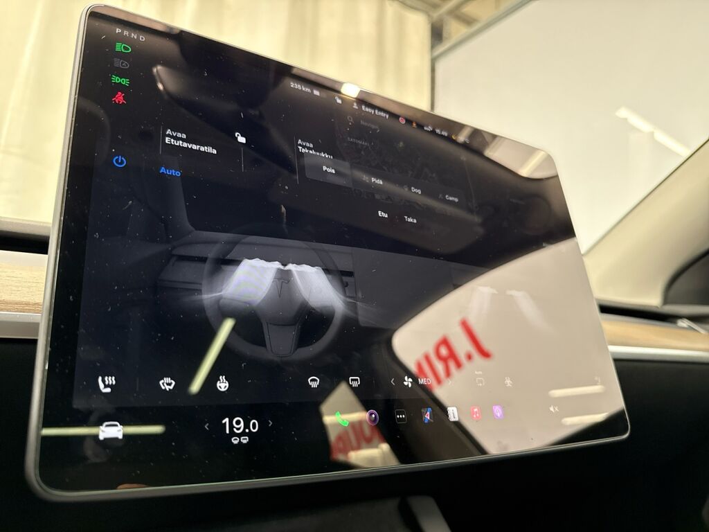 Tesla Model Y 2022 Harmaa