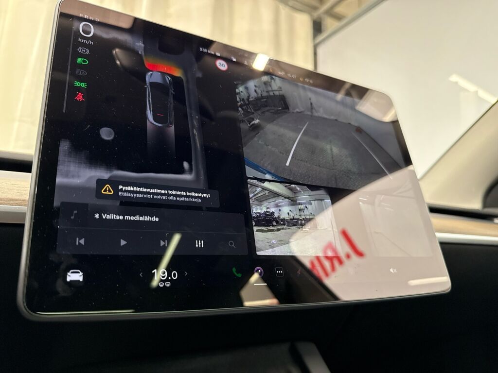 Tesla Model Y 2022 Harmaa