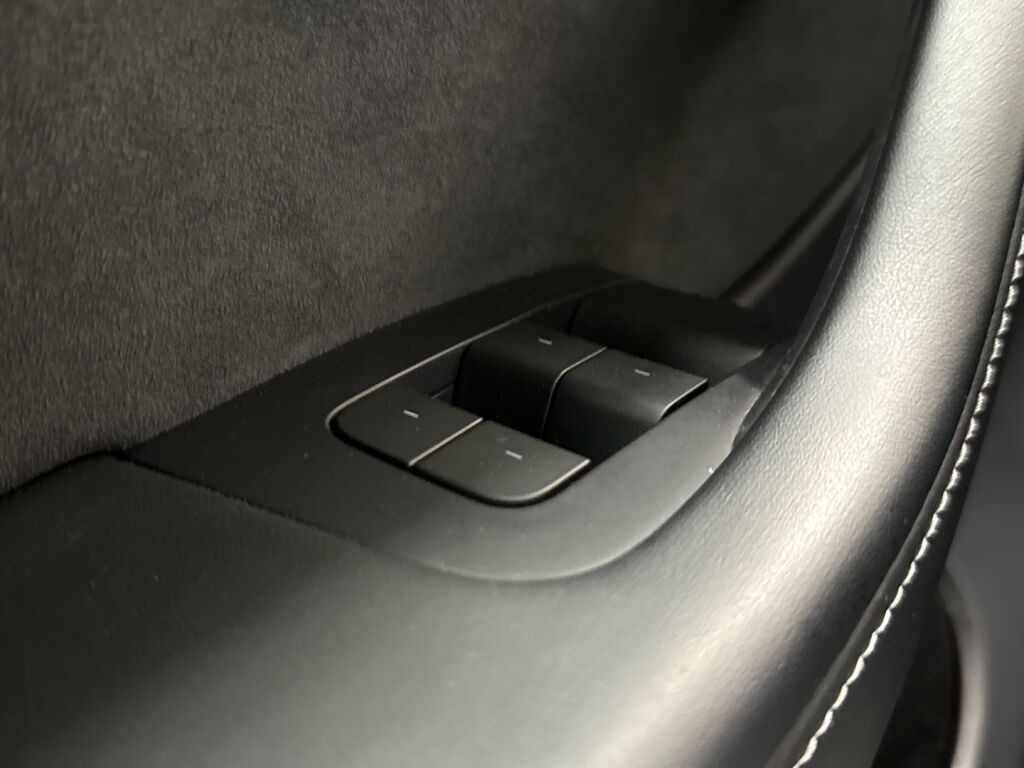 Tesla Model Y 2022 Harmaa