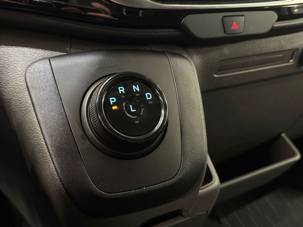 Ford Transit 2026 Frozen White