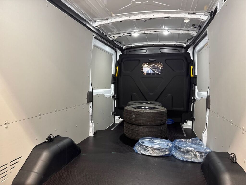 Ford Transit 2026 Frozen White