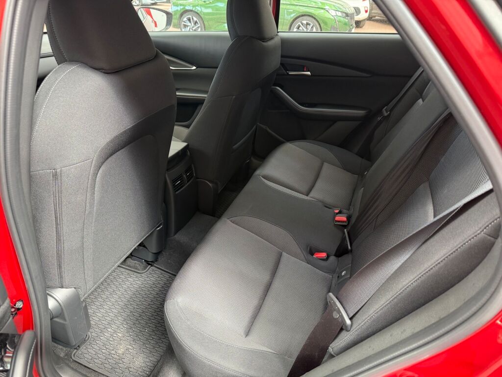 Mazda CX-30 2025 Punainen