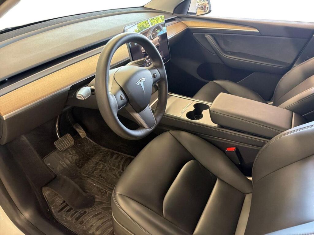 Tesla Model Y 2022 Valkoinen