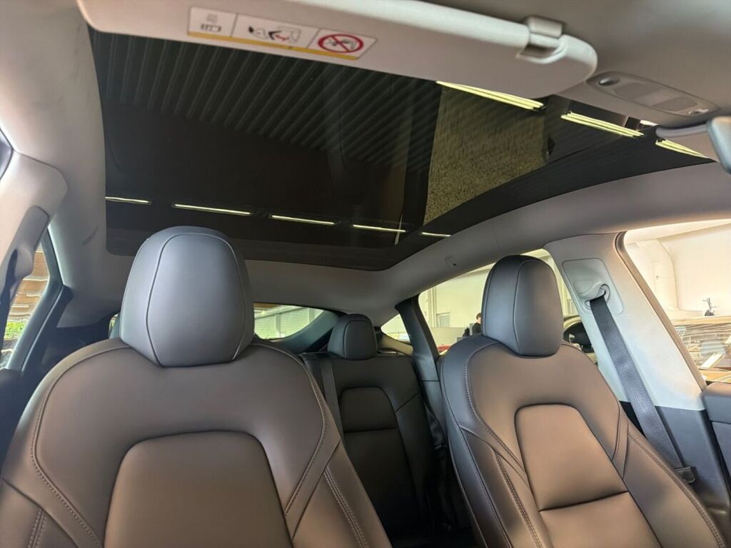 Tesla Model Y 2022 Valkoinen
