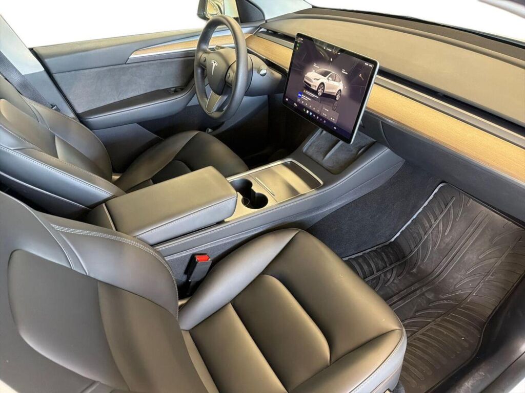 Tesla Model Y 2022 Valkoinen