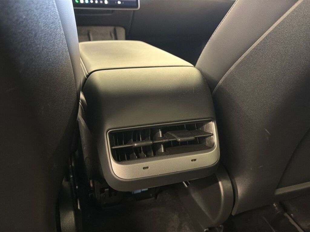 Tesla Model Y 2022 Valkoinen