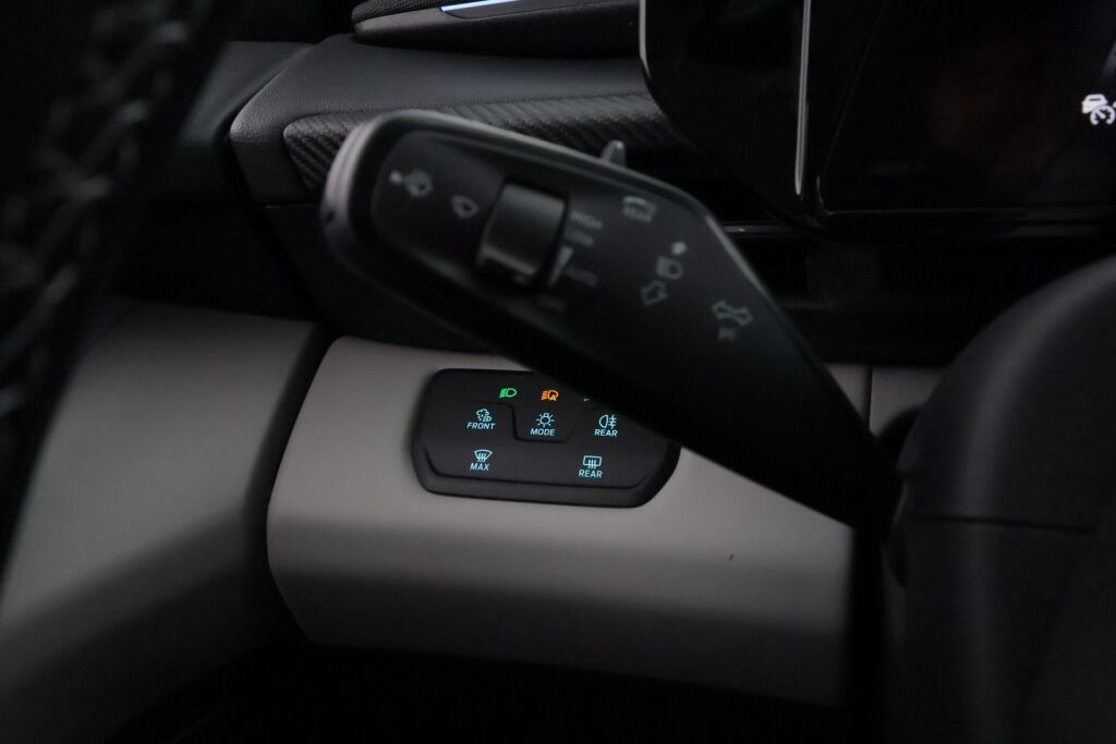 Ford Explorer 2025 Harmaa