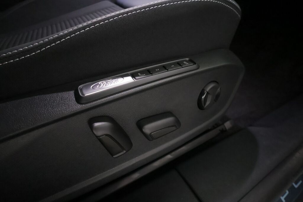 Ford Explorer 2025 Harmaa