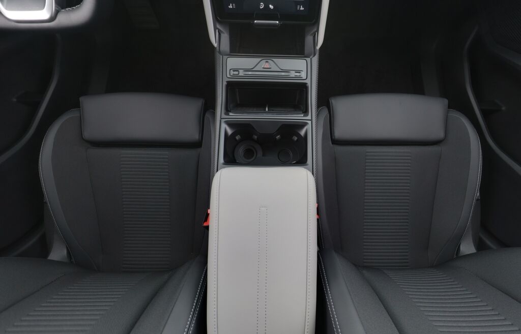 Ford Explorer 2025 Harmaa