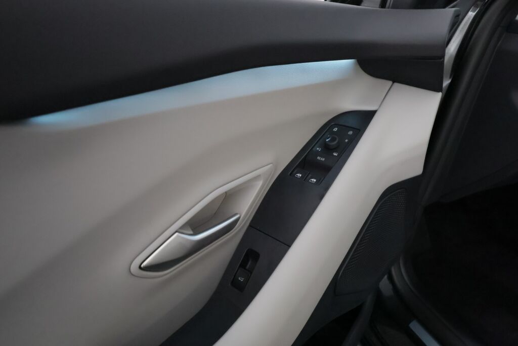 Ford Capri 2025 Musta