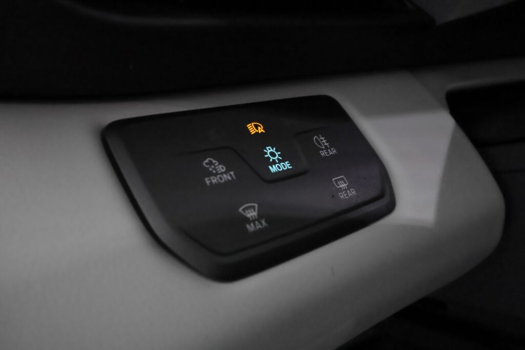 Ford Capri 2025 Musta