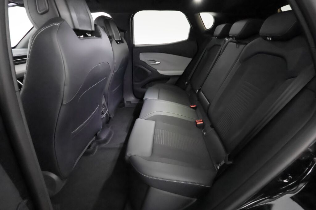 Ford Capri 2025 Musta