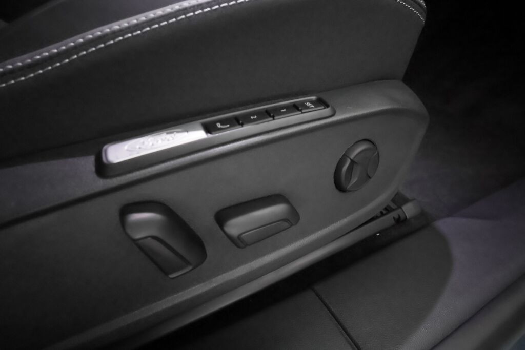 Ford Capri 2025 Musta