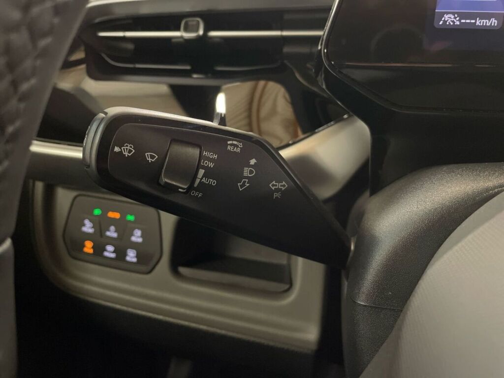Volkswagen ID. Buzz 2023 Valkoinen