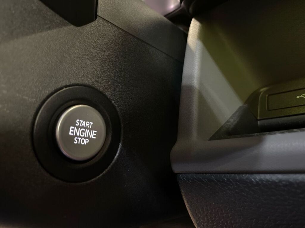 Volkswagen ID. Buzz 2023 Valkoinen