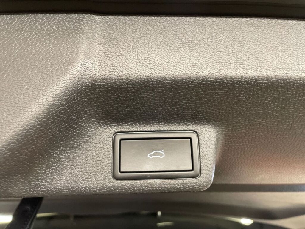 Volkswagen ID. Buzz 2023 Valkoinen