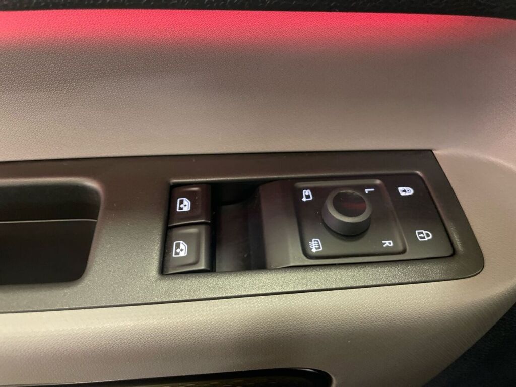 Volkswagen ID. Buzz 2023 Valkoinen