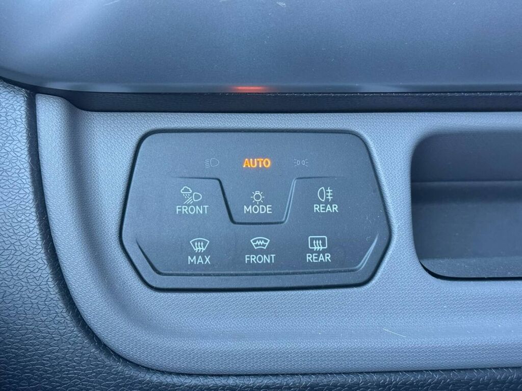 Volkswagen ID. Buzz 2023 Valkoinen