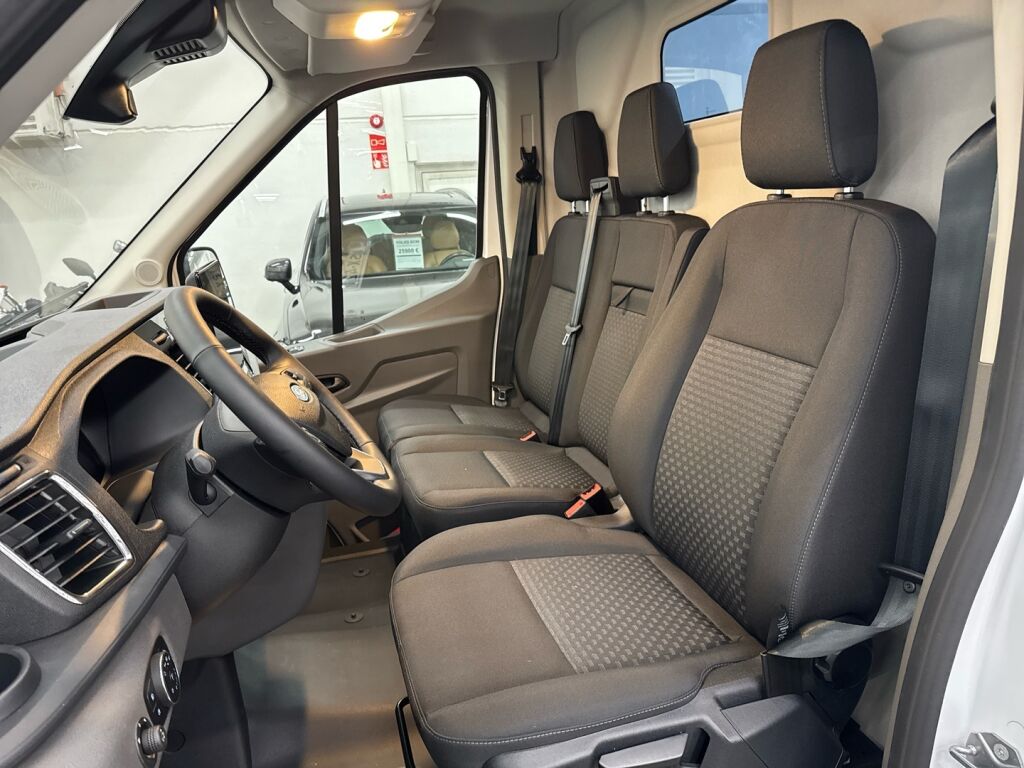 Ford Transit 2025 Frozen White