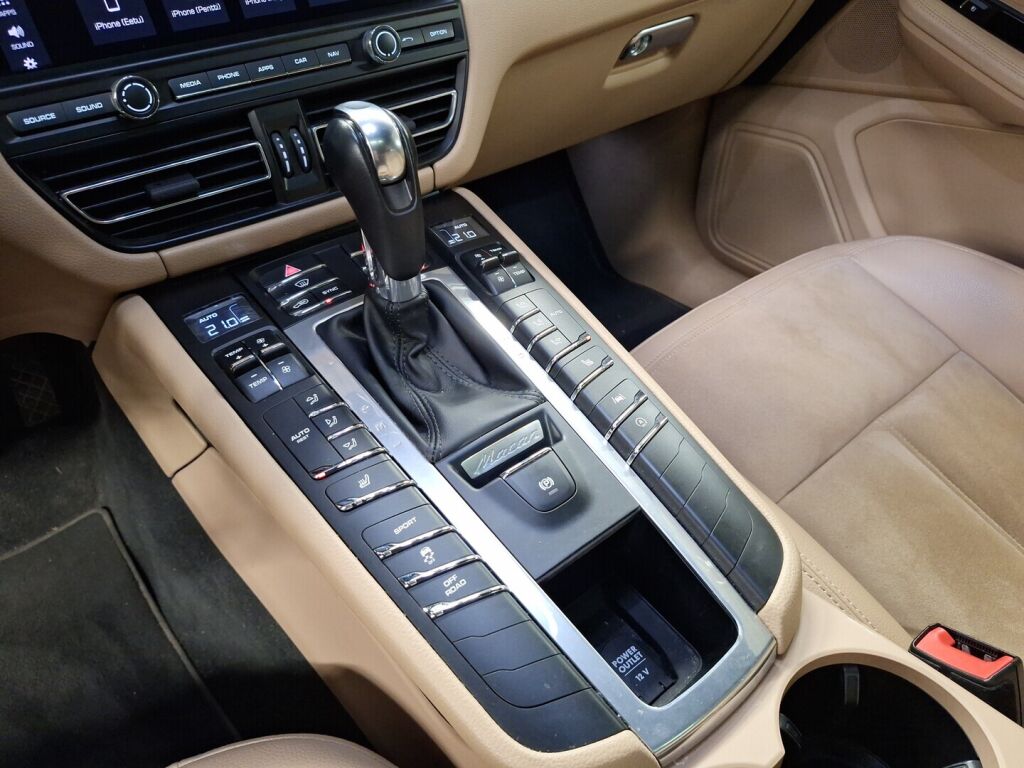 Porsche Macan 2018 Musta