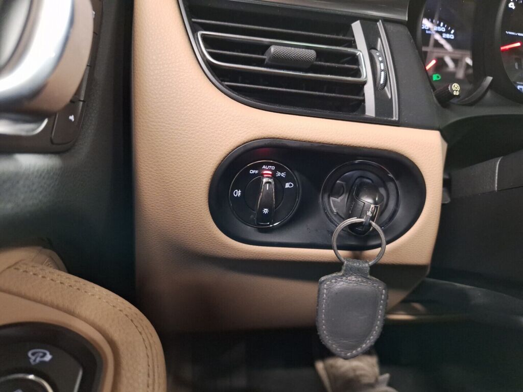 Porsche Macan 2018 Musta