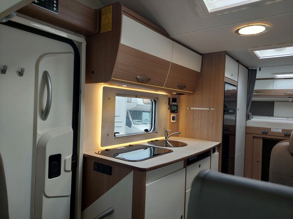 Carado A 464 2021 Valkoinen