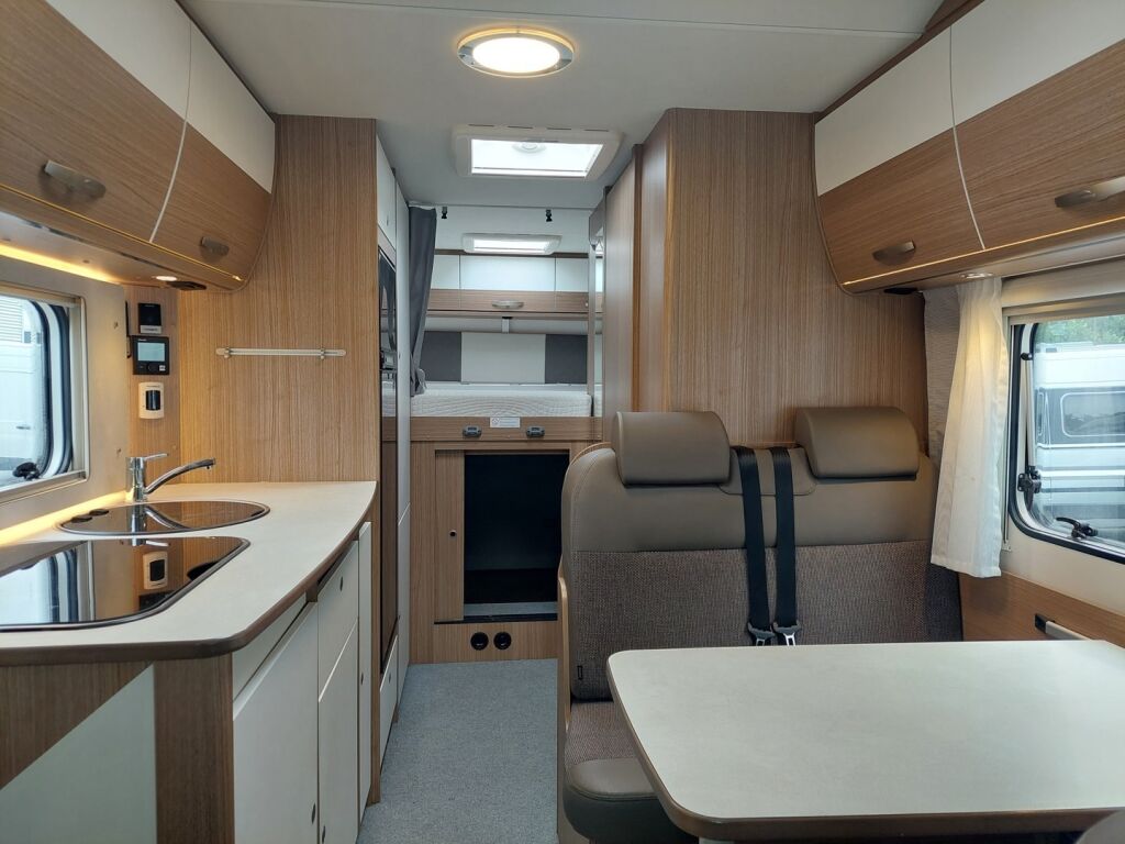 Carado A 464 2021 Valkoinen