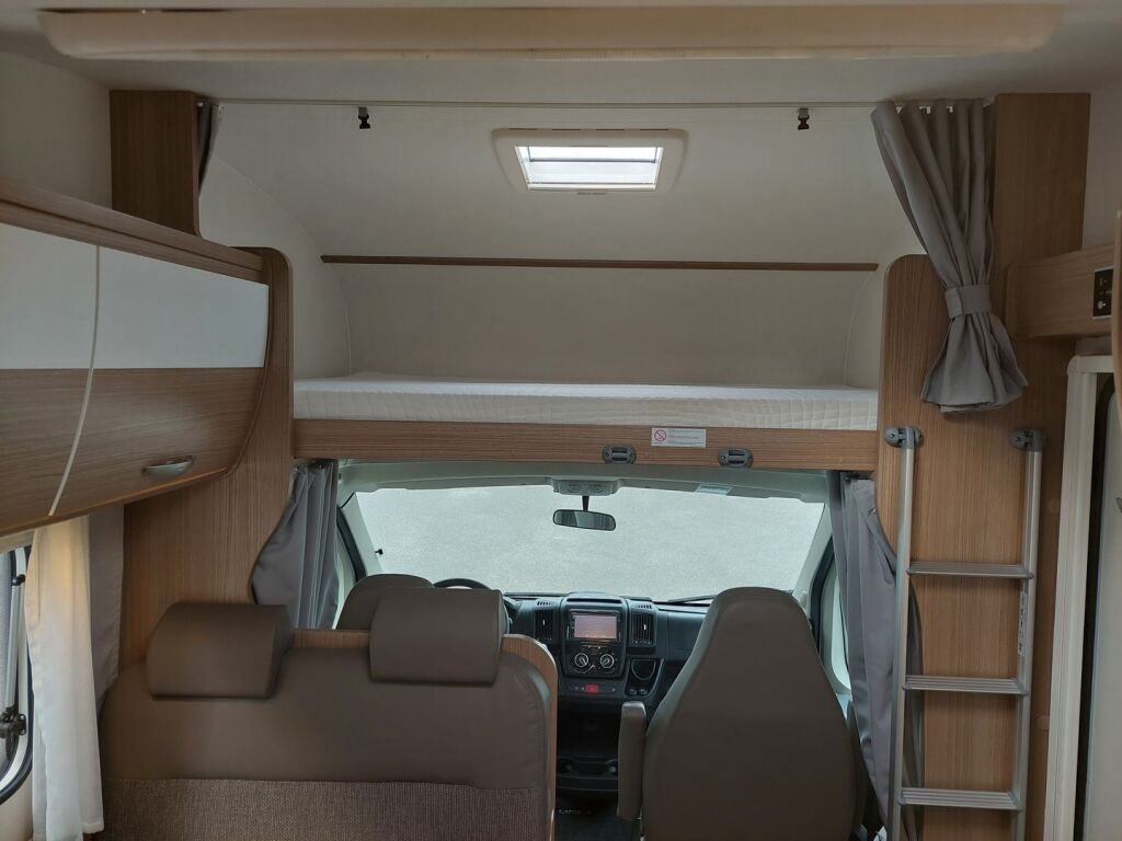 Carado A 464 2021 Valkoinen