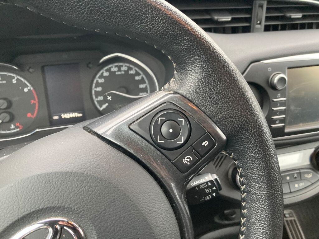 Toyota Yaris 2020 Valkoinen