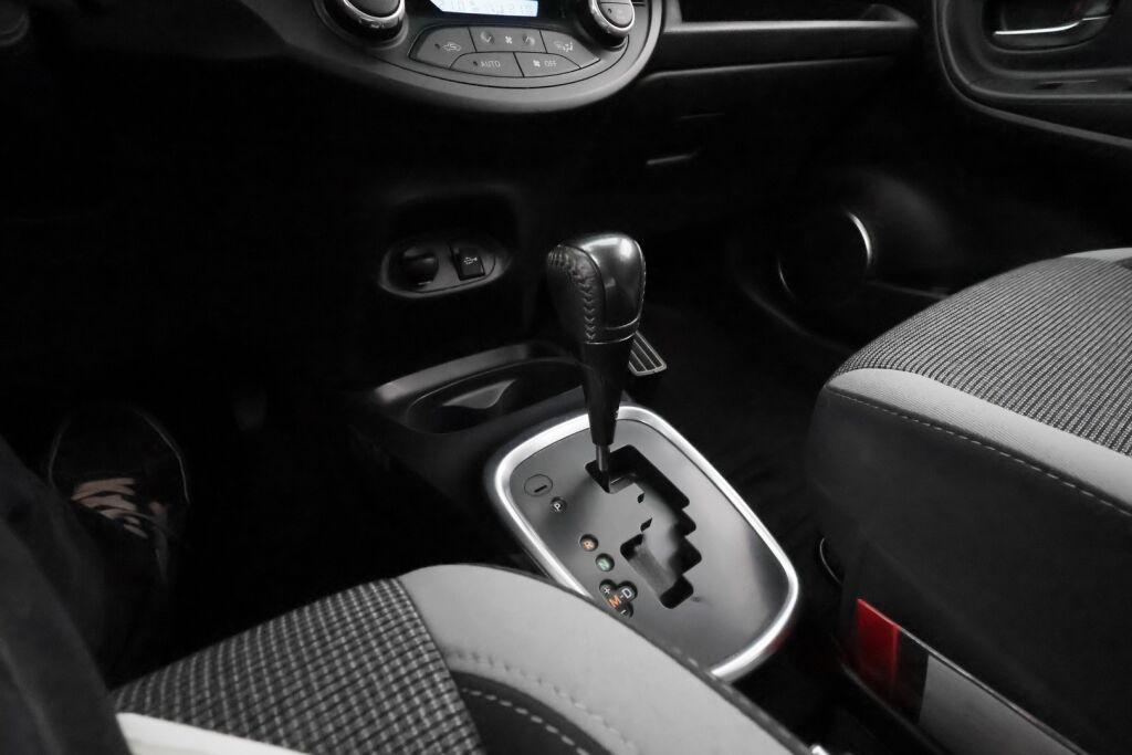 Toyota Yaris 2020 Valkoinen