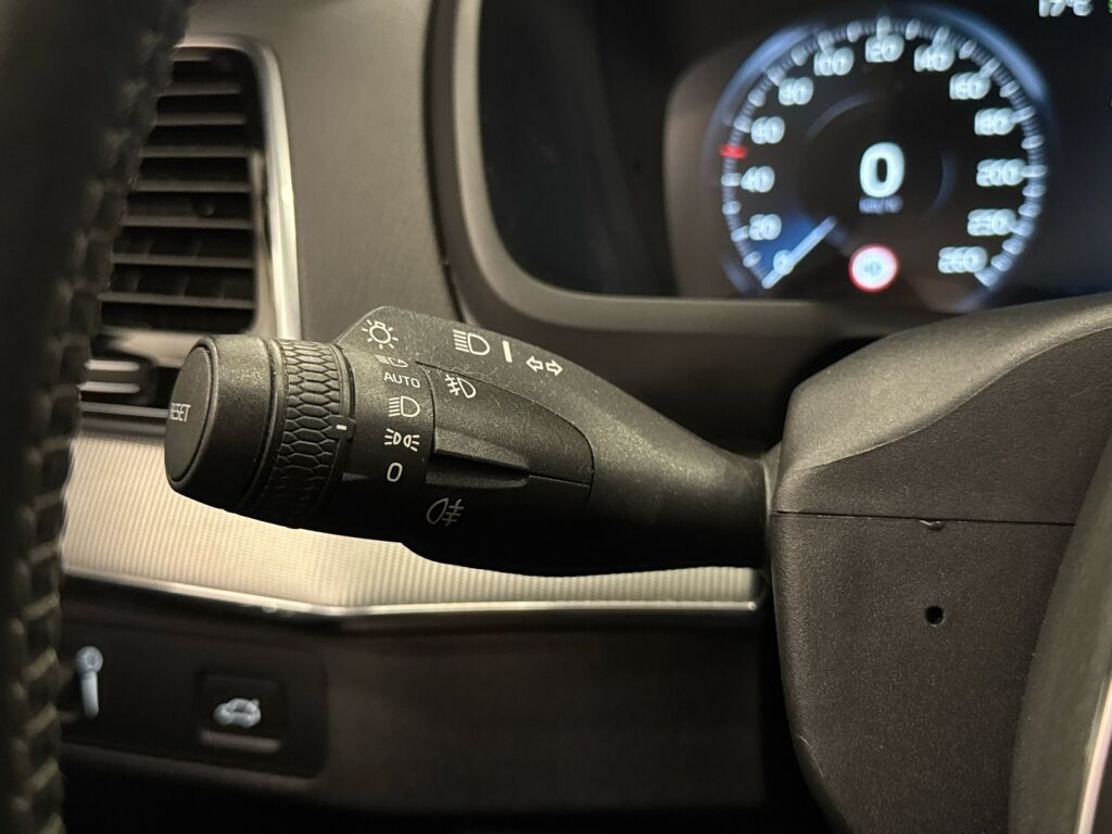 Volvo XC90 2017 Musta