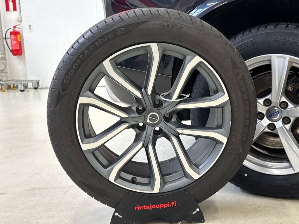 Volvo XC90 2017 Musta